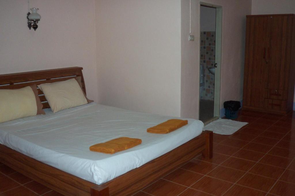 D'S Corner & Guesthouse Phuket Стая снимка