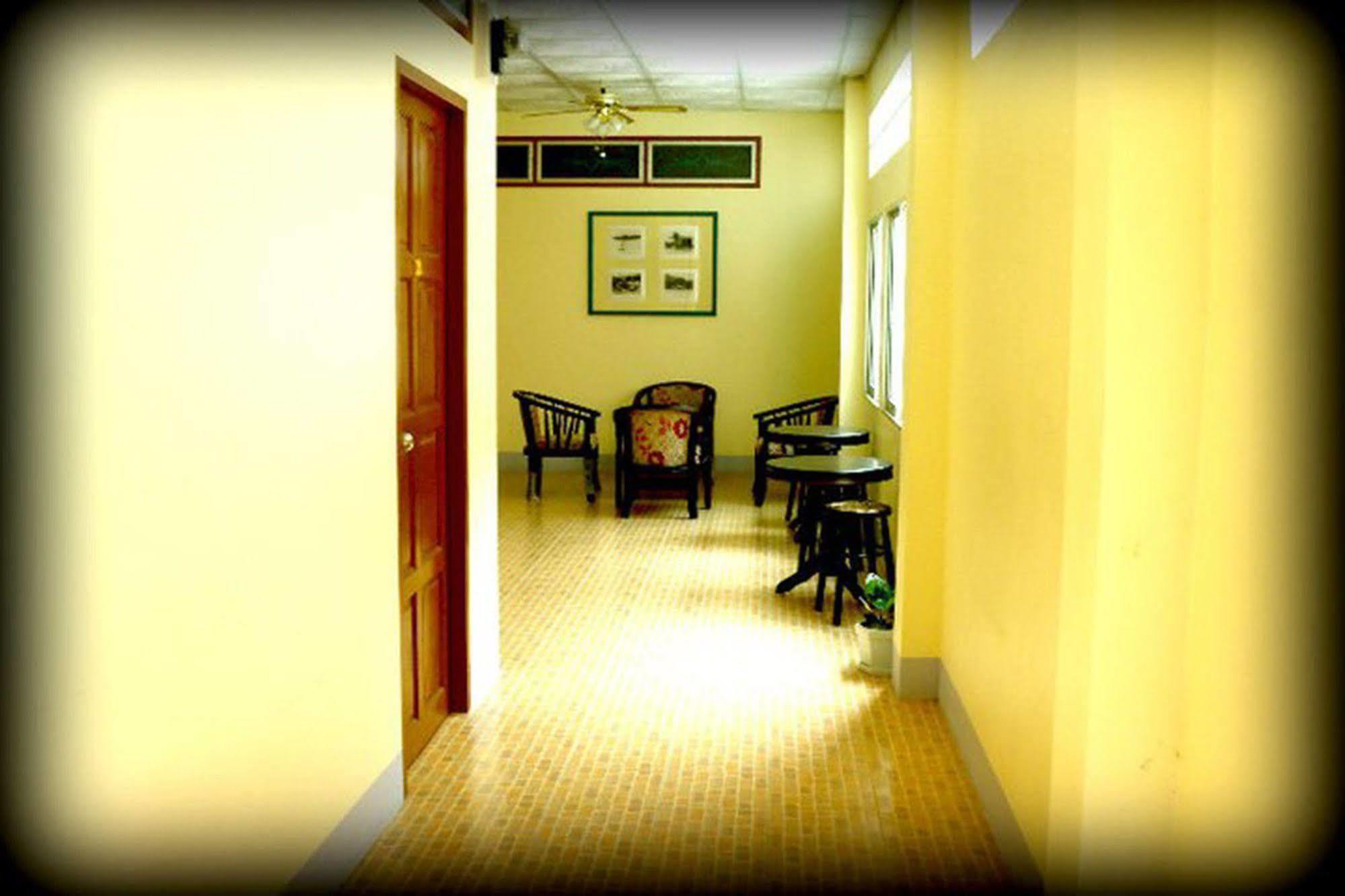 D'S Corner & Guesthouse Phuket Екстериор снимка