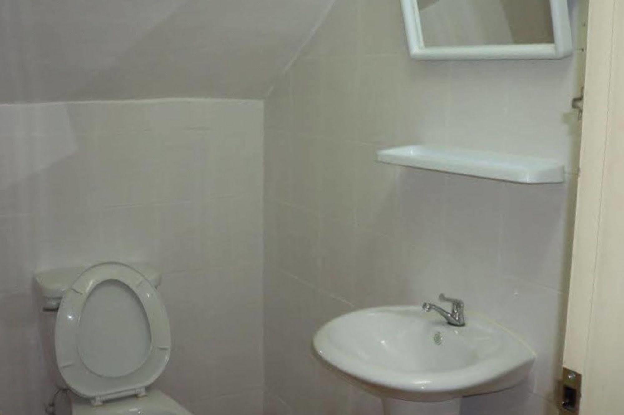 D'S Corner & Guesthouse Phuket Екстериор снимка