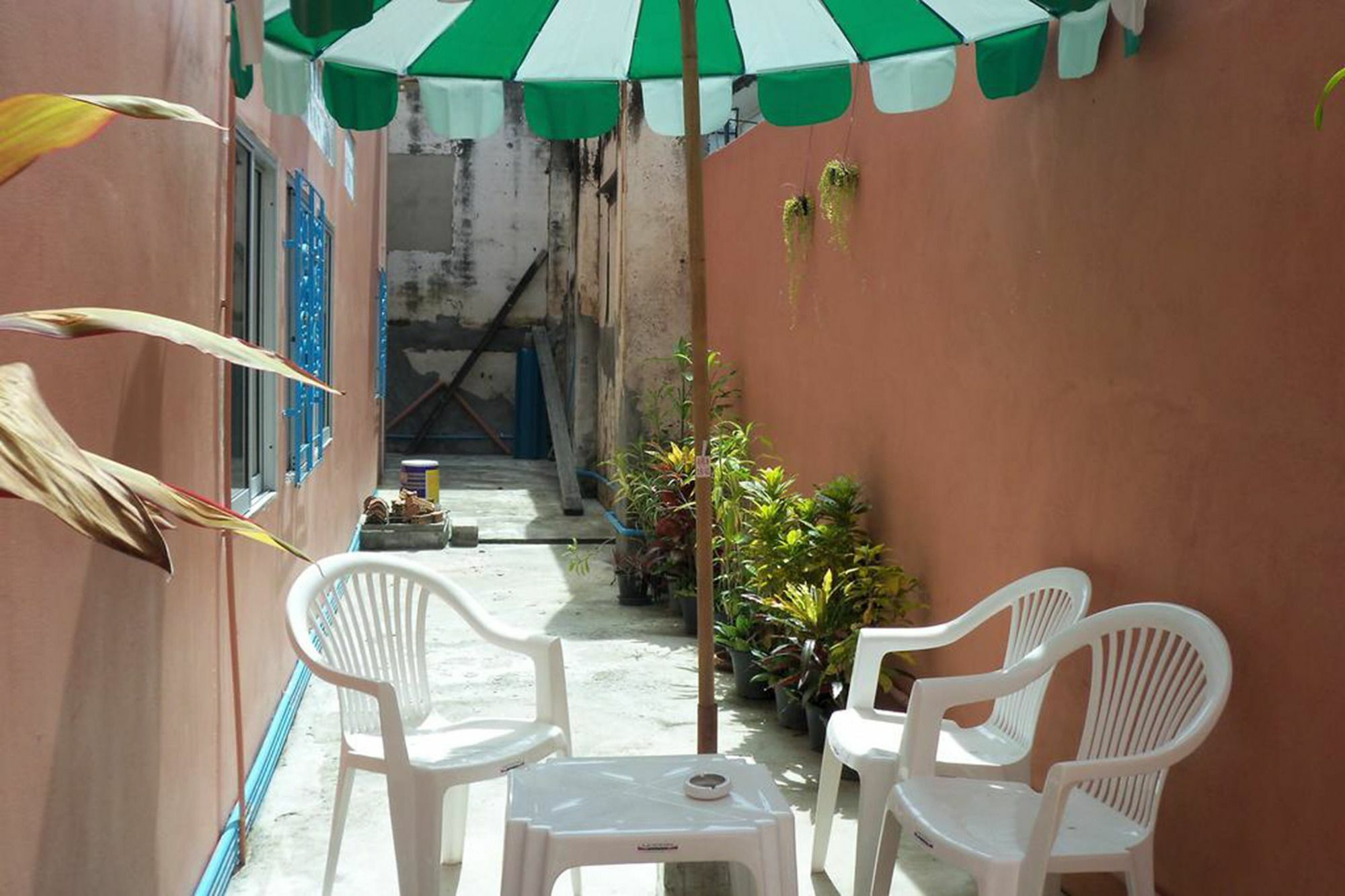 D'S Corner & Guesthouse Phuket Екстериор снимка